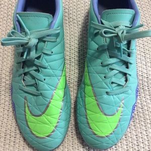 Soccer cleats